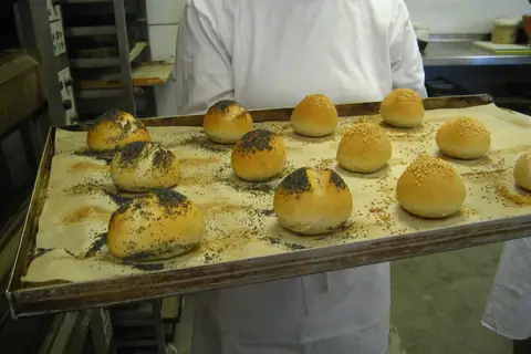 Sparkles Bakery Neath photo 2